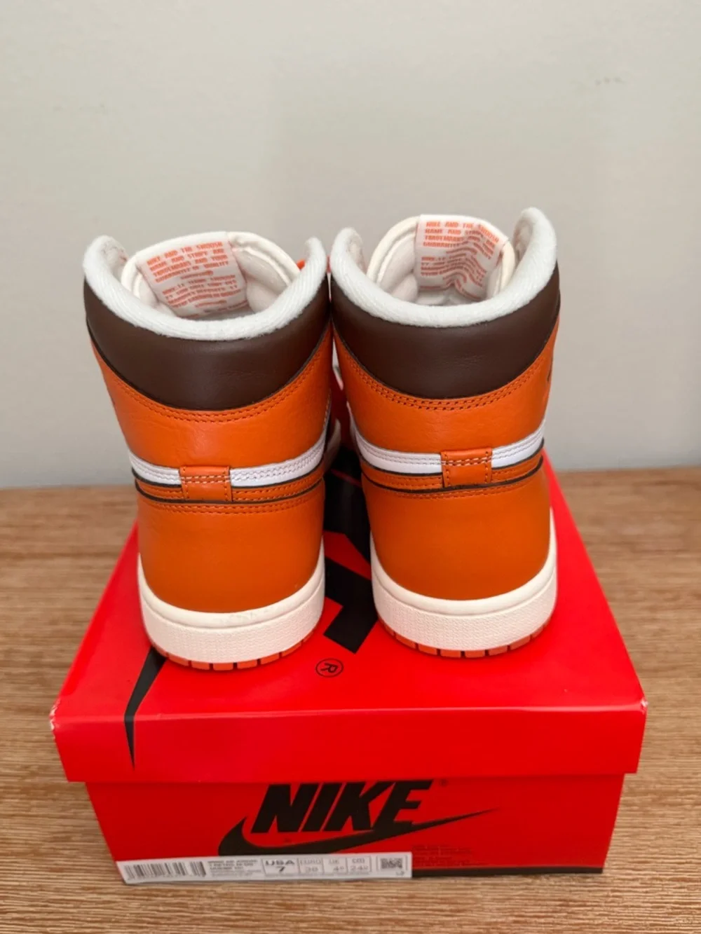 Jordan 1 Retro High Top Starfish - Picture 3 of 7